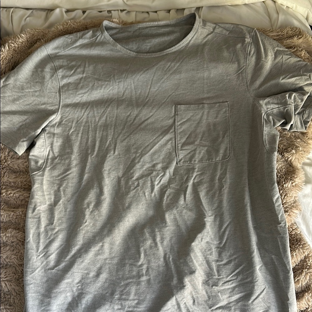 LULULEMON Men's Gray T-Shirt